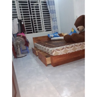 Giường pallet gỗ thông 2 hộc tủ cao 22cm có sơn pu.