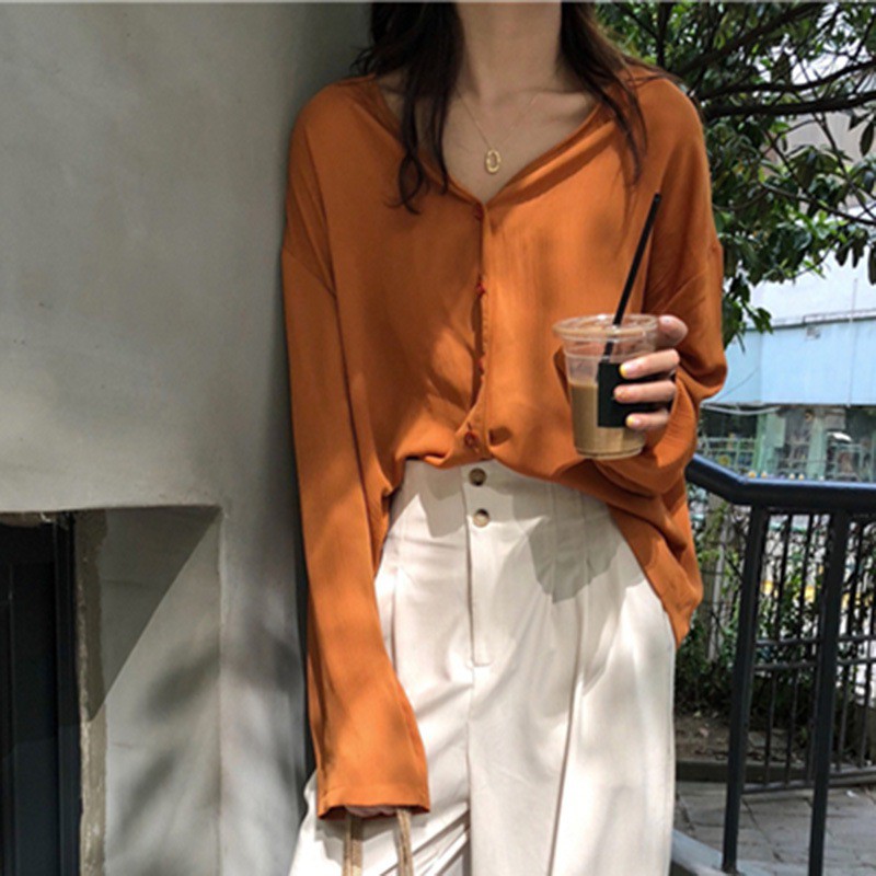 [Mã FAMAYWA giảm 10K đơn 50K] Áo kiểu tay dài phối nút thiết kế cổ chữ V thanh lịch | BigBuy360 - bigbuy360.vn