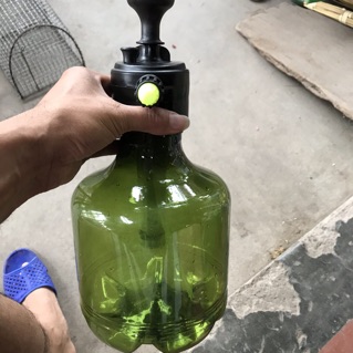Bình xịt tưới cây hoa cảnh