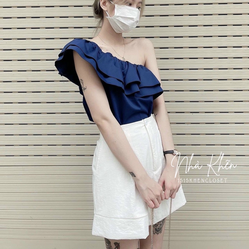 Set áo xanh lệch vai bèo quần short trắng