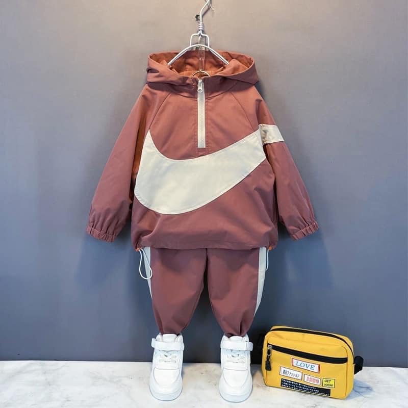 Bộ gió thể thao Nike phẩy to