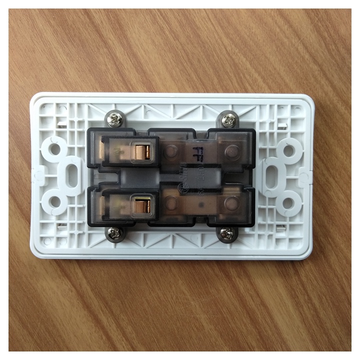 Ổ cắm 2 chấu 16A 250V Vanlock SINO - Dòng S18A Chính hãng