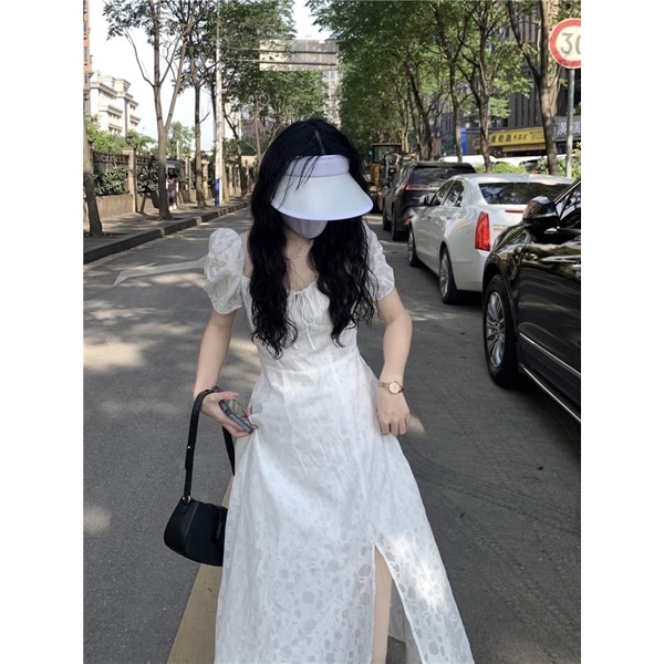 Váy hoa nhí trắng dáng dài xẻ đùi cổ vuông