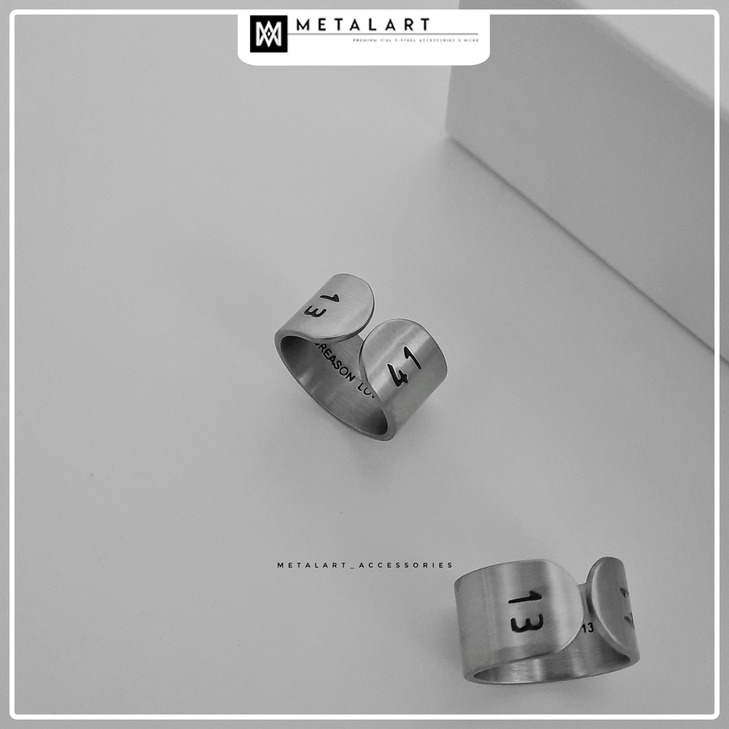Nhẫn nam 13-41 chất liệu thép titan chống oxi hóa hoàn toàn.