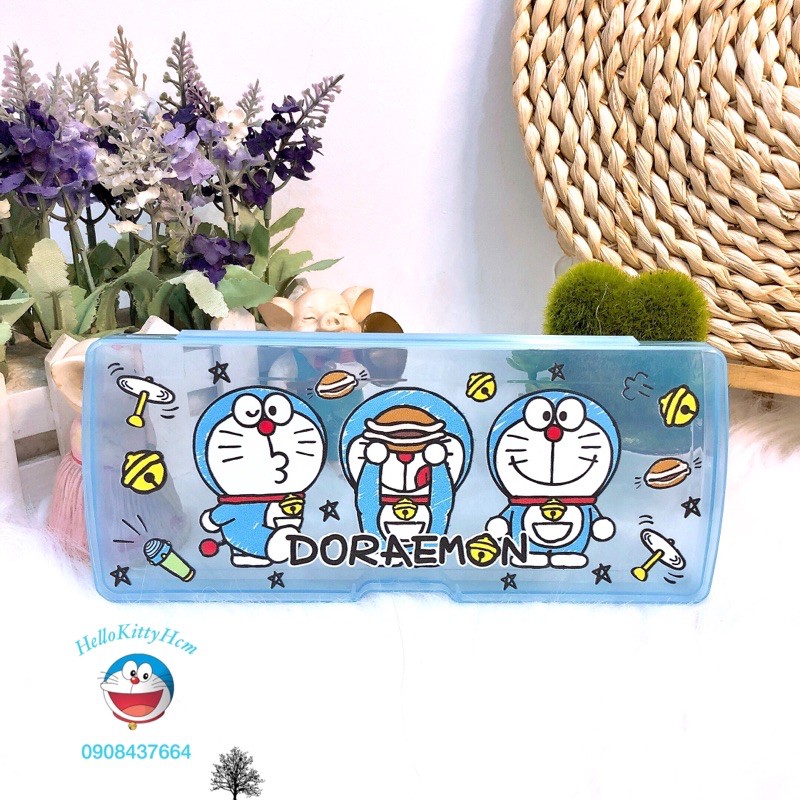 ☘️Hộp nhựa đựng bút HelloKitty Doreamon