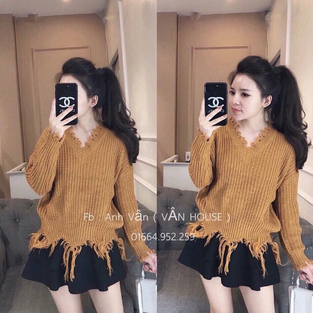 Áo len rách lai cá tính. Chất len móc cực xịn. Hàng chuẩn Qc. Áo y hình như mẫu mặc. Màu đen, kem, bò. Giá 200k.Hàng đẹp