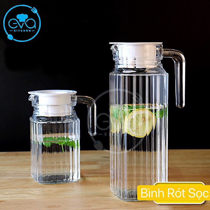 Set 2 Bình Đựng Nước Thuỷ Tinh Miệng Rót Sọc Có Quai Cầm 1000 Ml Và 500 Ml M0749