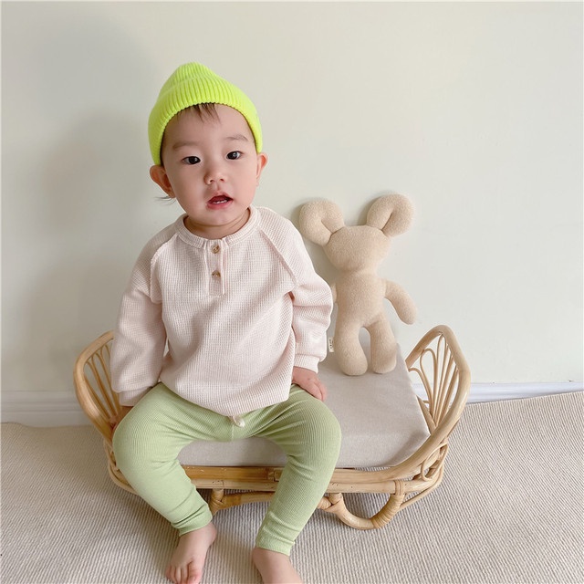 Áo dài tay cho bé chất liệu cotton tổ ong xốp mềm mại, kiểu dáng phong cách Hàn Quốc dành cho trẻ từ 3 tháng đến 4 tuổi