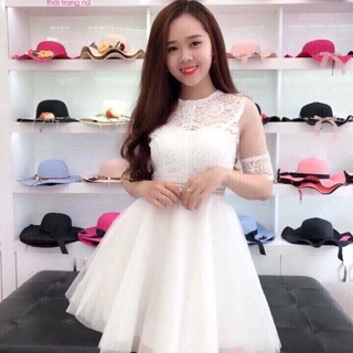 Đầm ren tay con công chúa