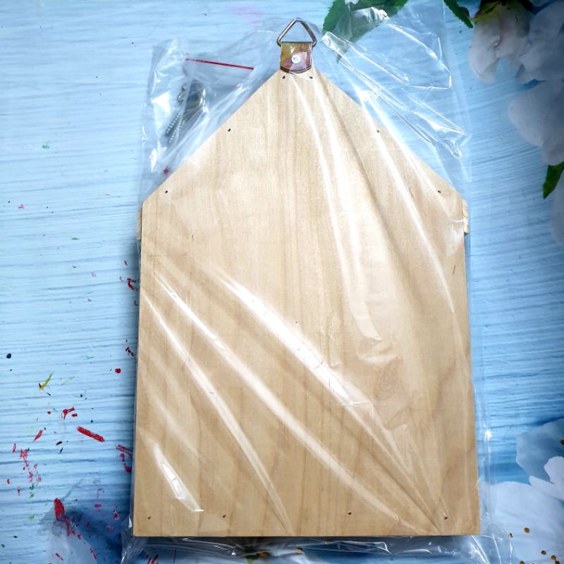 Khung gỗ hình ngôi nhà cỡ a4 20x30cm kèm móc treo và móc khóa