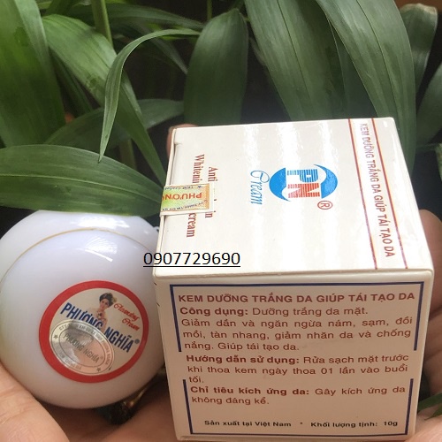 Kem dưỡng trắng da tái tạo da phương nghĩa