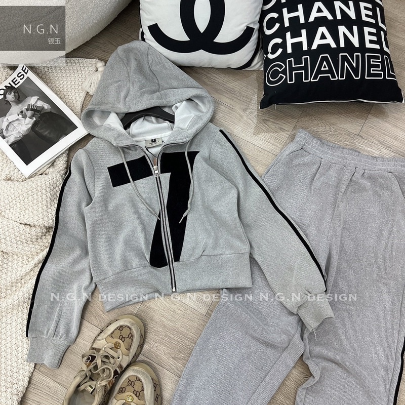 Sét quần áo thể thao 7 in nổi