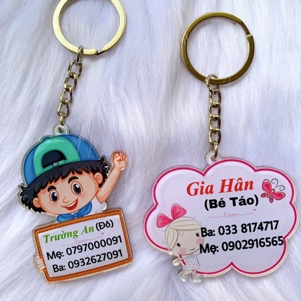 Móc khoá in bảng tên treo balo cho bé đi học