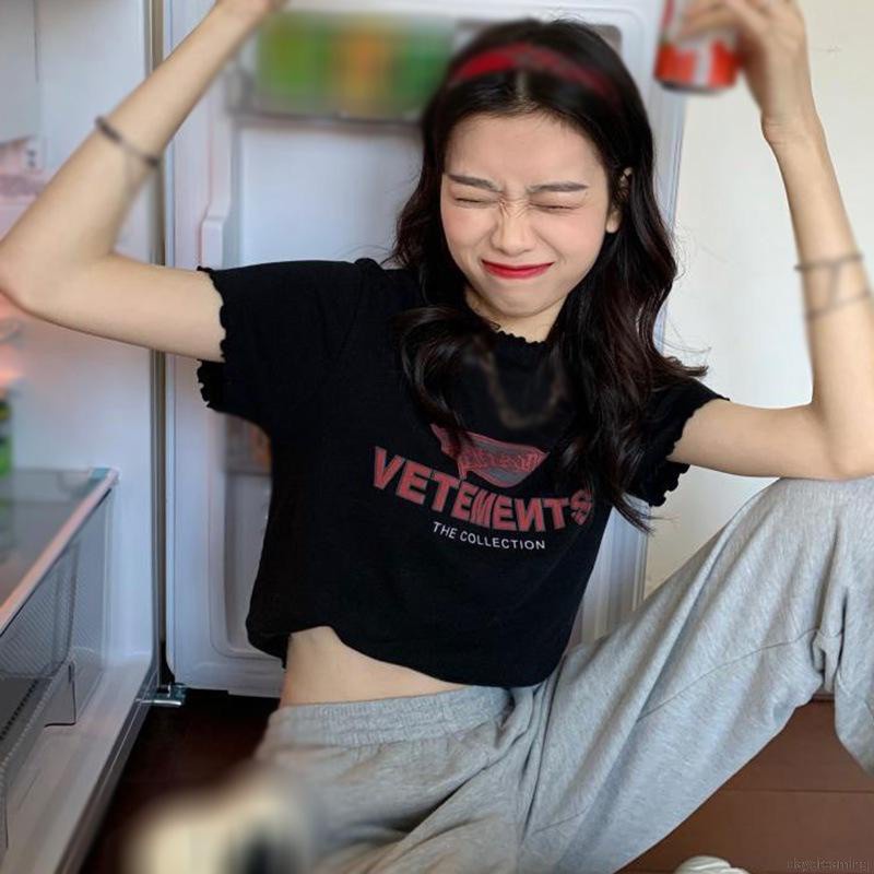 Áo croptop tay ngắn thun cổ tròn họa tiết in chữ phong thời trang cho nữ | BigBuy360 - bigbuy360.vn