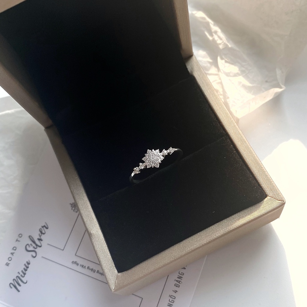 Nhẫn bạc nữ Miuu Silver bông hoa tuyết đính đá Snow Flakes Ring