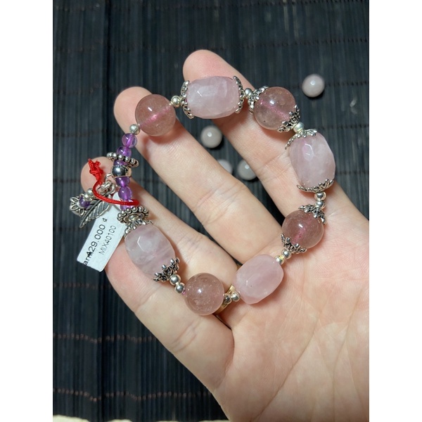 Vòng tay mix T.A hồng + T.A dâu tây