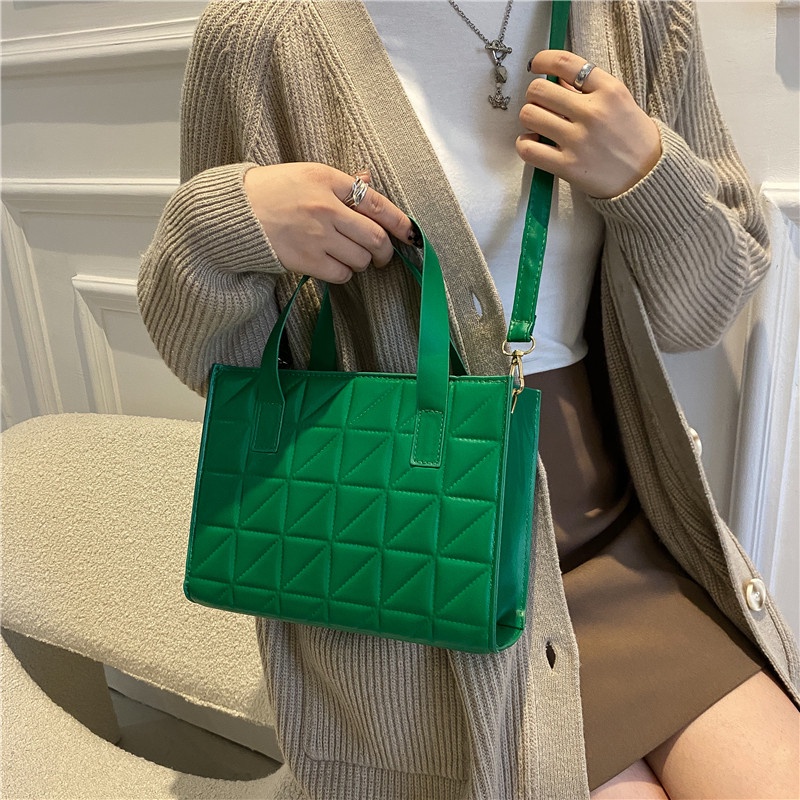 Túi đeo chéo màu trơn thời trang thu đông 2021