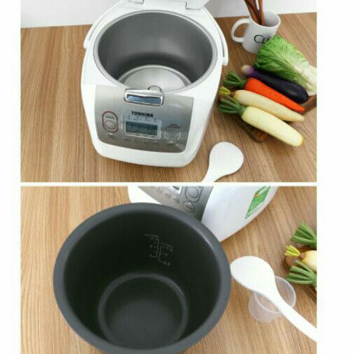 Nồi cơm điện tử Toshiba 1.8 lít RC-18NMFVN(WT) hàng trưng bày 90% | BigBuy360 - bigbuy360.vn