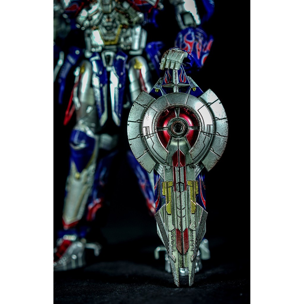 Mô Hình Optimus Prime Unique Toys UT R-02D Challenger Battle Dame