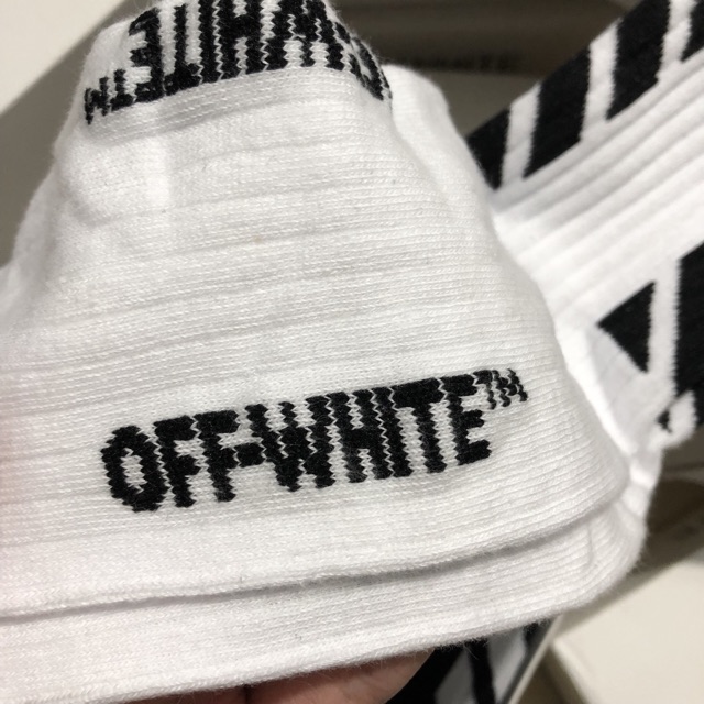 Hộp Off White 4 đôi tất cổ cao tuỳ chọn màu (ảnh thật)