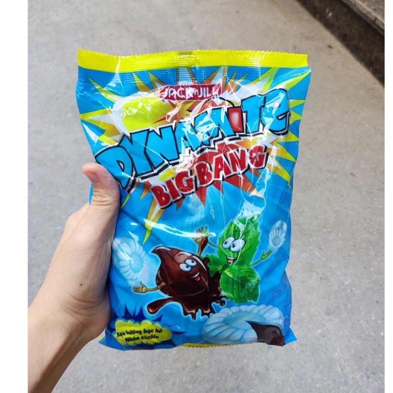 3 gói kẹo  hương bạc hà và dâu nhân socola Dynamite tan chảy 330gam
