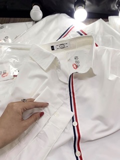 Áo sơmi viền khuy