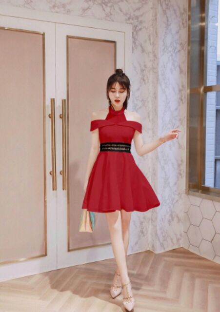 Đầm Xòe Cổ Yếm Hở Vai