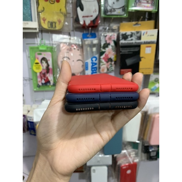 ốp dẻo mầu có nút che chân xạc iphone 6,6s,6 plus,7,8,7 plus,8 plus,6S plus