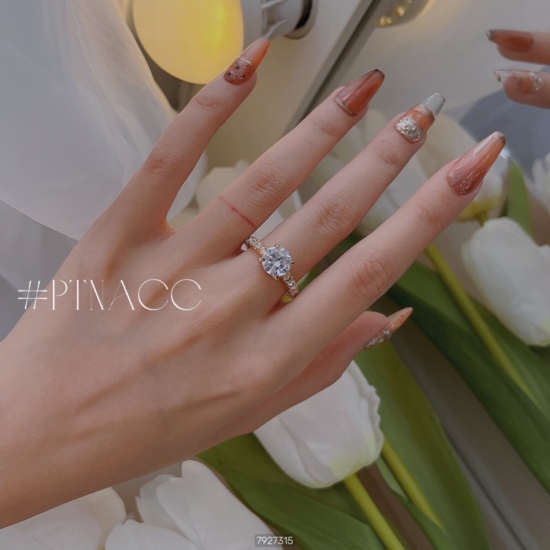 Nhẫn titan hột cao đơn giản, nhẫn nữ đính đá không đen .PTNACC.