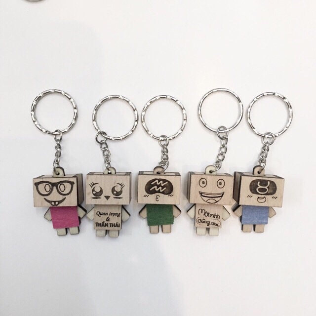 Móc khoá hình người gỗ cute hình ngẫu nhiên