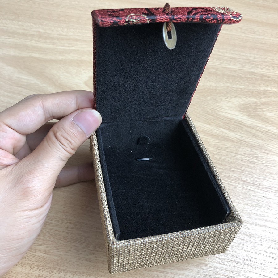 Hộp gấm cao cấp đựng vòng đeo tay, lắc chân, hộp cứng cáp lót nhung sang trọng