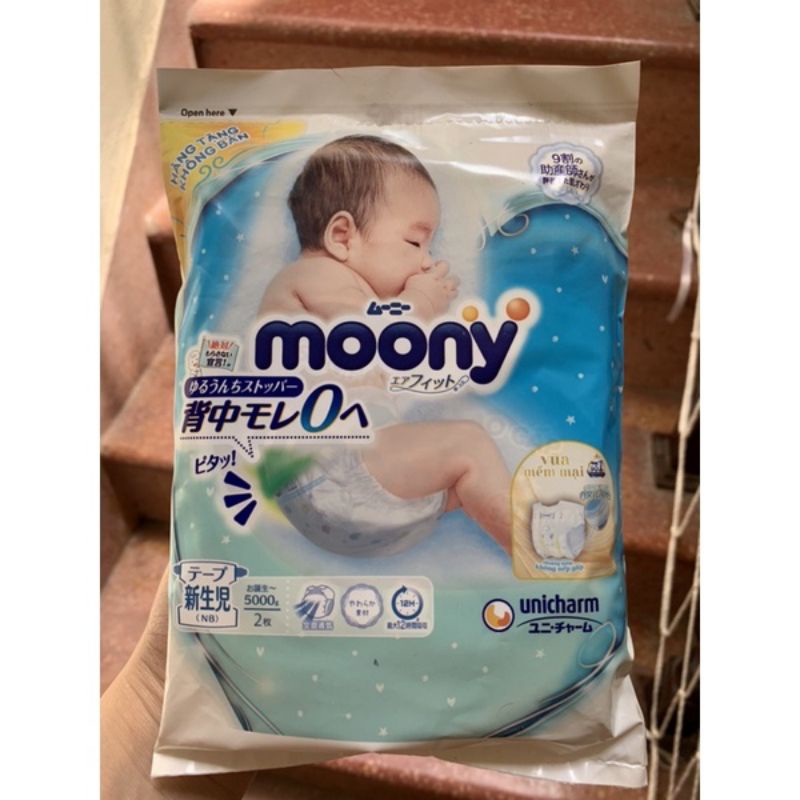 Tã dán sơ sinh Moony 3-5kg túi 2 miếng