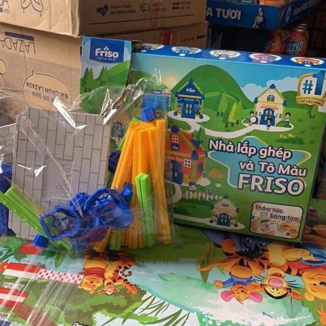 Bộ đồ chơi: Nhà lắp ghép và tô màu cho bé