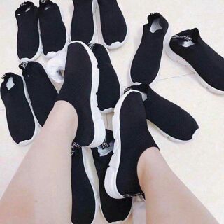 BIG SALE #400k=>185k.Hàng này được cái cực dễ phối đồ,thân giày ôm sát chân nên phối gì cũng k thấy gượng gạo Sz35-39 !