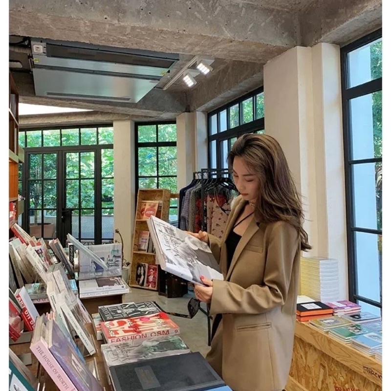 Áo Blazer tay dài màu trơn cho nữ- Áo Blazer Vest Nữ 2 Lớp Khoác Ngoài Dài Tay Kiểu Dáng Trẻ Trung | BigBuy360 - bigbuy360.vn