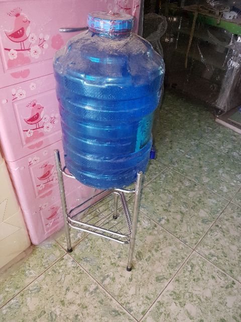 Chân bình nước tam giác