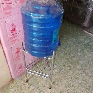Chân bình nước tam giác