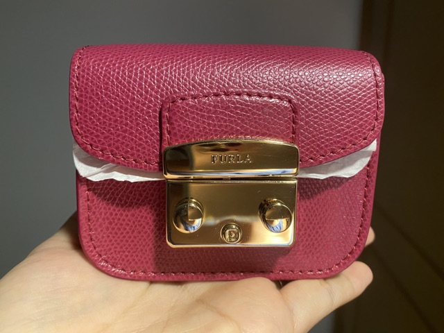 Miếng dán khoá túi phu là dòng super mini metropolist | BigBuy360 - bigbuy360.vn