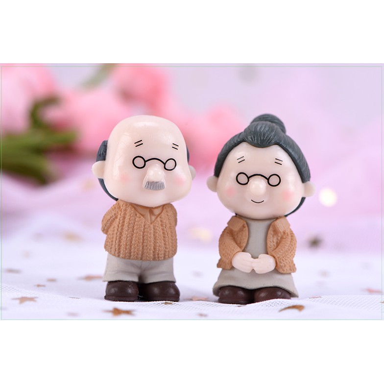 Mô hình hai ông bà mặc áo len thích hợp trang trí tiểu cảnh, móc khóa, DIY