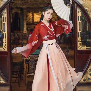 Hán phục Nhất Điểm Xuân thắt eo cổ trang