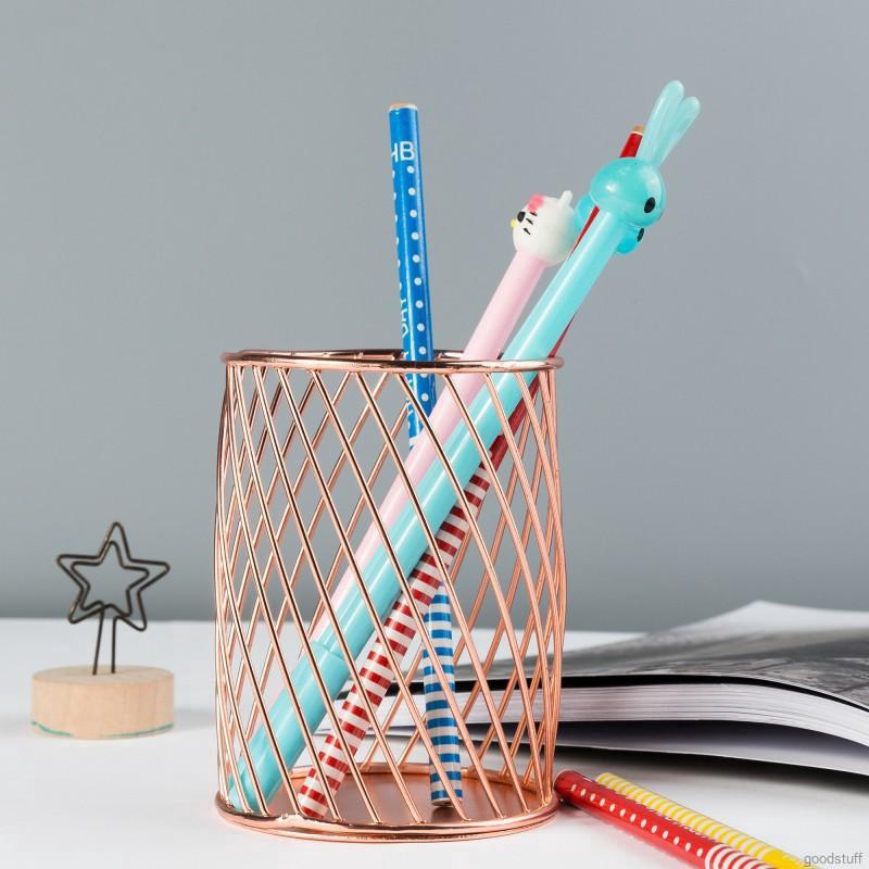 Giá lưới đựng bút chì tiện dụng trên bàn làm việc văn phòng