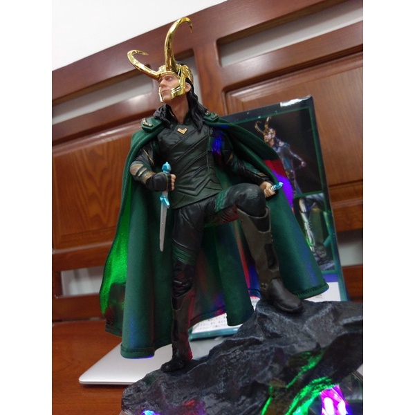Mô hình Tượng tĩnh Loki tỉ lệ 1/10 cao 25cm - Avenger