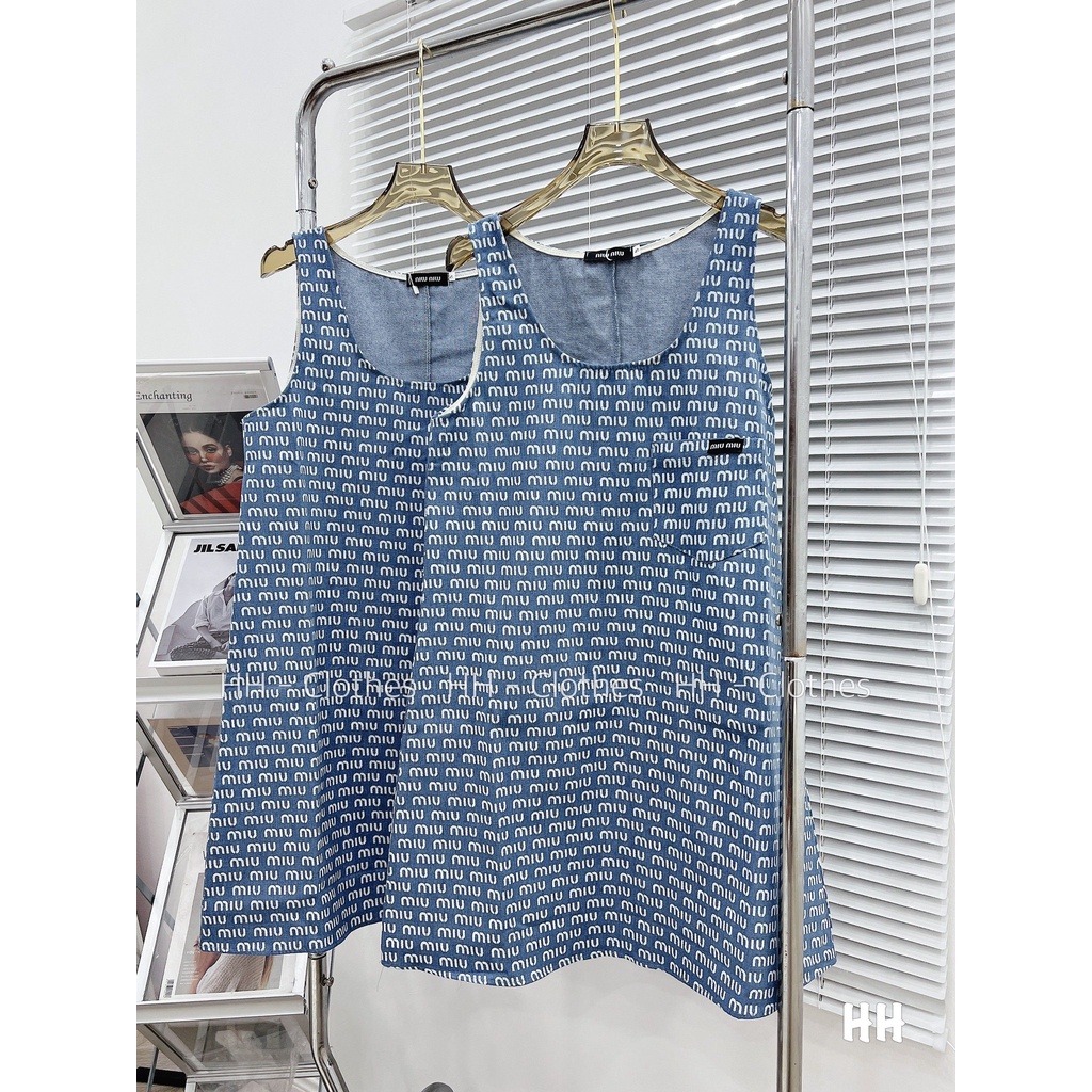 Váy bò sát nách Miumiuu xinh xắn