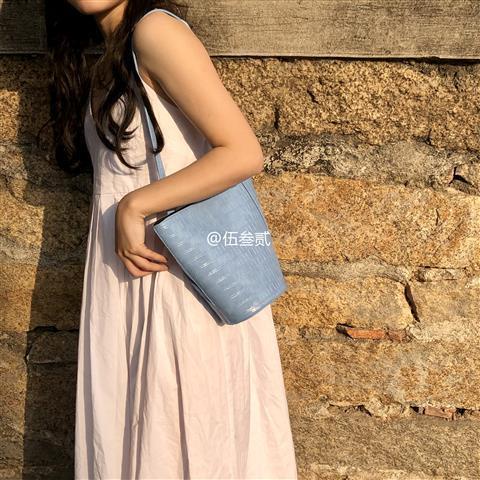 Túi Xách Đeo Vai Họa Tiết Vân Đá Ba Chiều Độc Đáo Phong Cách Thời Trang Hiện Đại Cho Nữ