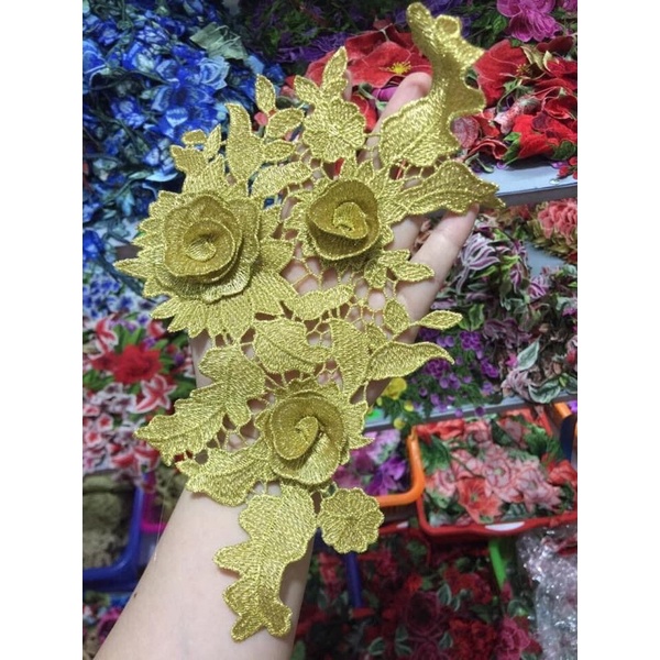 hoa thêu vàng đồng cặp đối xứng đính áo dài, áo cưới, đầm dạ hội
