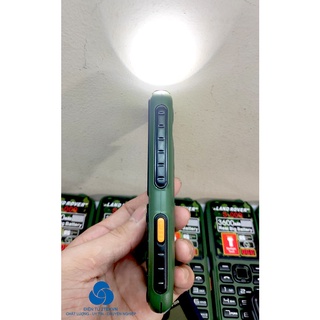 Điện thoại 3 sim Land Rover S-009