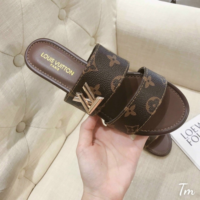 Dép lê xăng đan đế bằng quai ngang họa tiết thời trang hot trend 2022