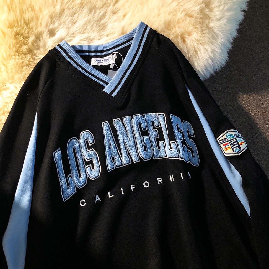 Áo Sweater Mỏng Cổ Chữ V Thêu Họa Tiết Xinh Xắn Cho Nữ | BigBuy360 - bigbuy360.vn