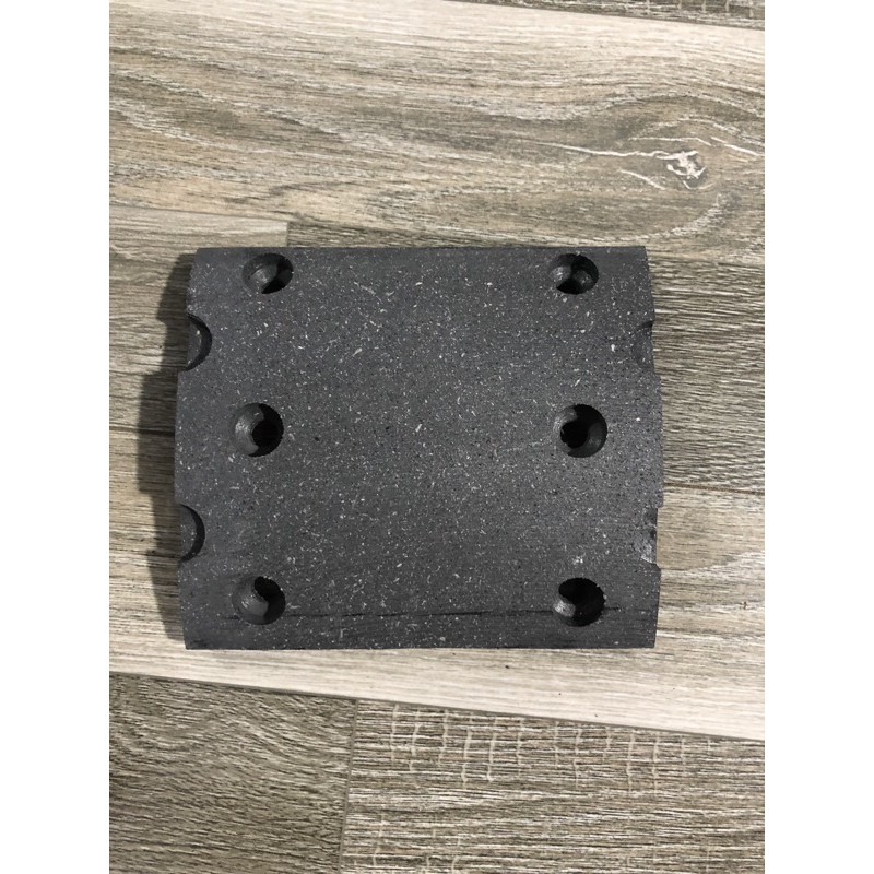 Sản phẩm gia đình làm: Má phanh sau 1074 có lỗ dày 12 Kồ rế à