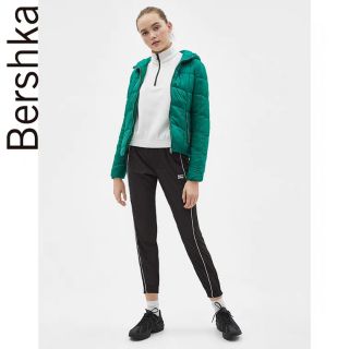 Áo phao bershka auth
